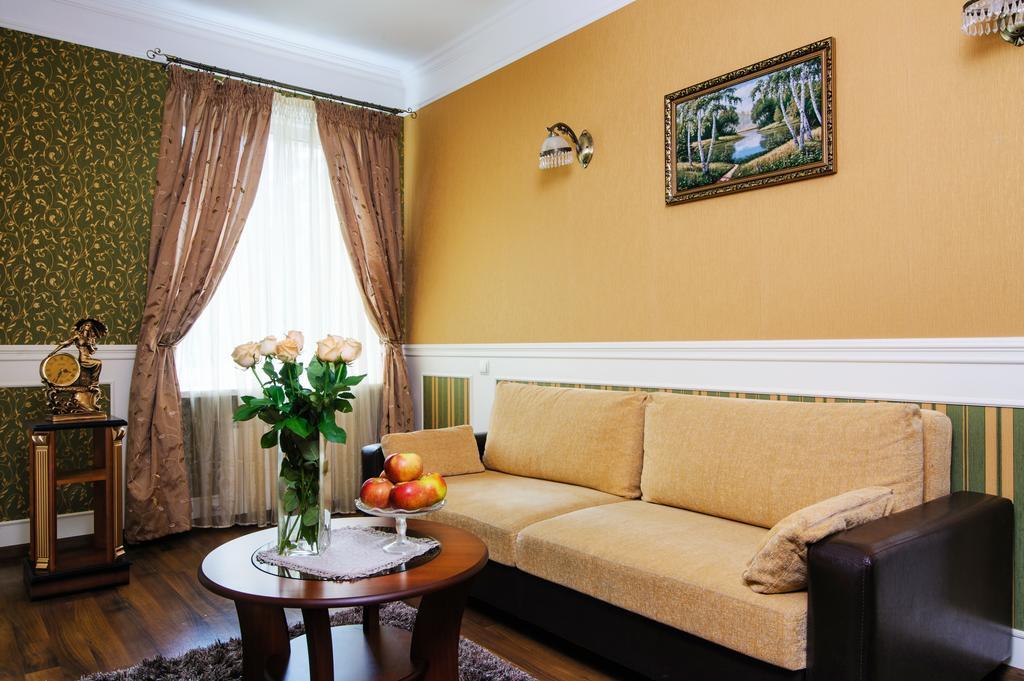 Apartment Kirova 1 Minsk Dış mekan fotoğraf