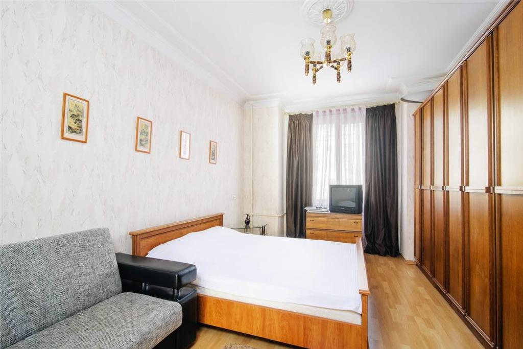 Apartment Kirova 1 Minsk Dış mekan fotoğraf