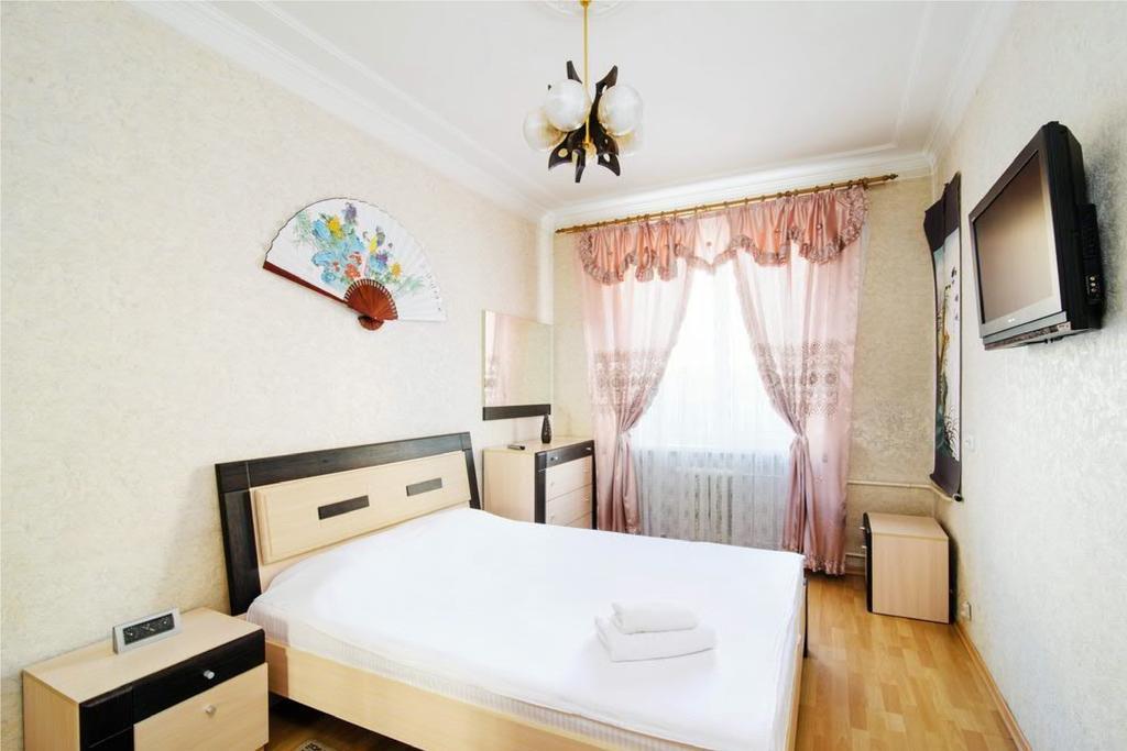 Apartment Kirova 1 Minsk Dış mekan fotoğraf