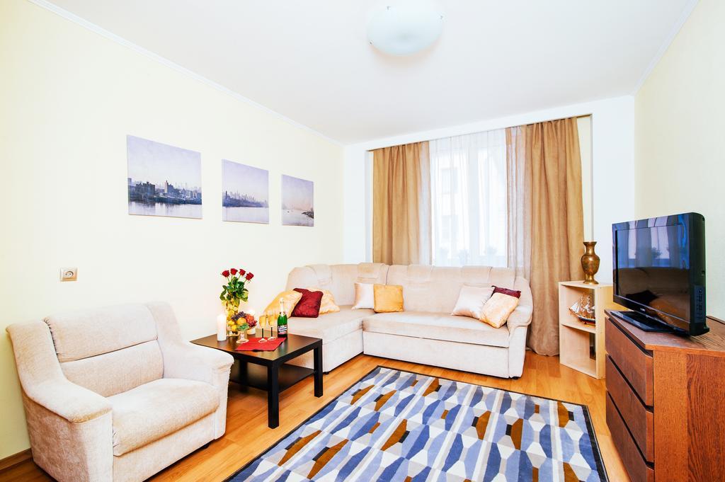 Apartment Kirova 1 Minsk Dış mekan fotoğraf